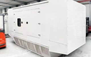 100 kVA Netzersatzanlage mit Iveco Motor und Notstromsteuerung in Container komplett weiß Stahl
