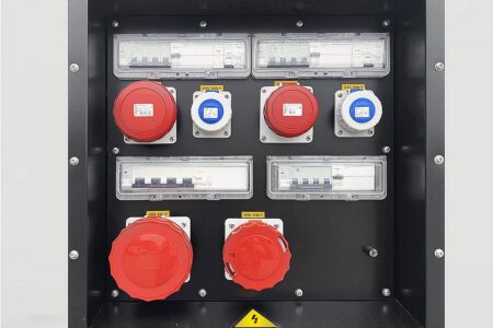Iveco Stromerzeuger mobil Steckdosen Bedienung