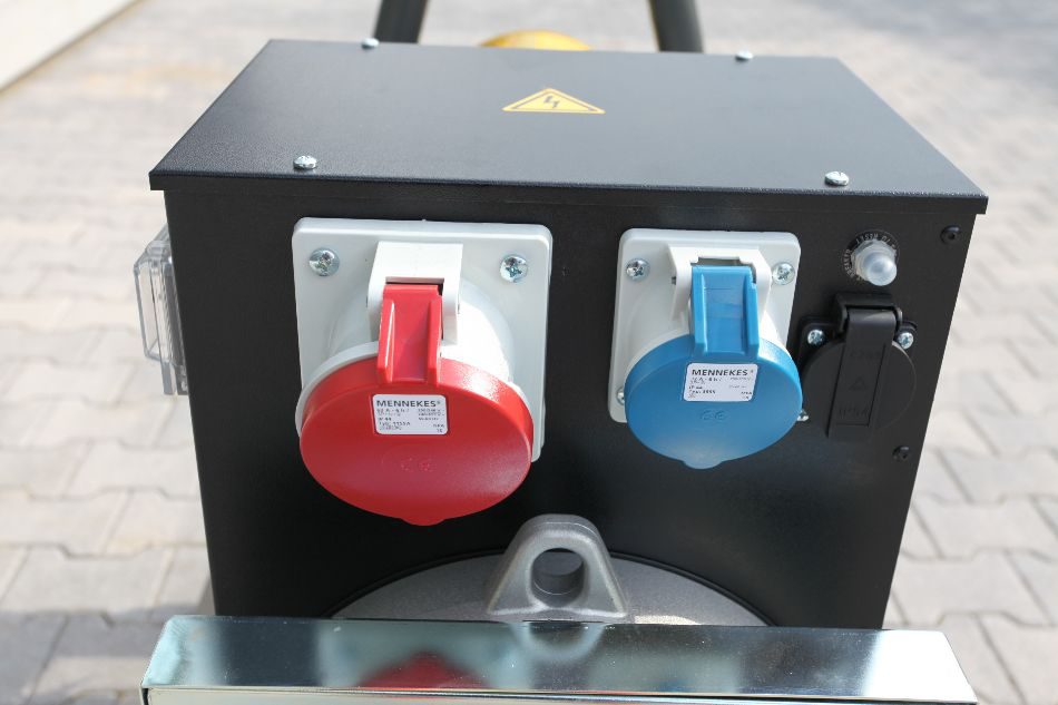 zapfwellengenerator-wa-zb-27-26 Zapfwellengenerator 27 kVA Steckdosen