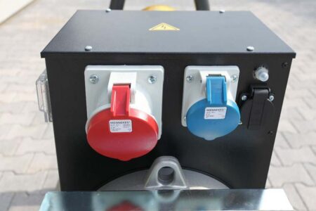 Zapfwellengenerator 32 kVA Steckdosen